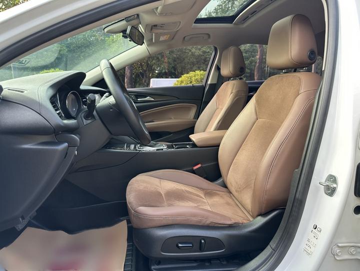 Regal 2019 20T Elite China VI photo 6