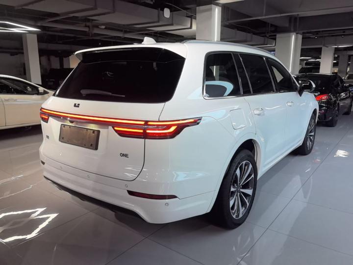 Li Auto ONE 2020 EREV 6-Seater photo 4