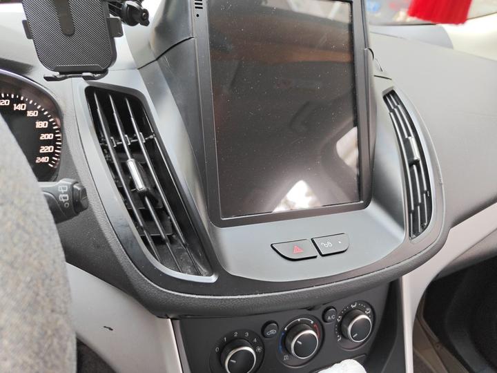 Kuga 2013 1.6L GTDi RWD photo 5