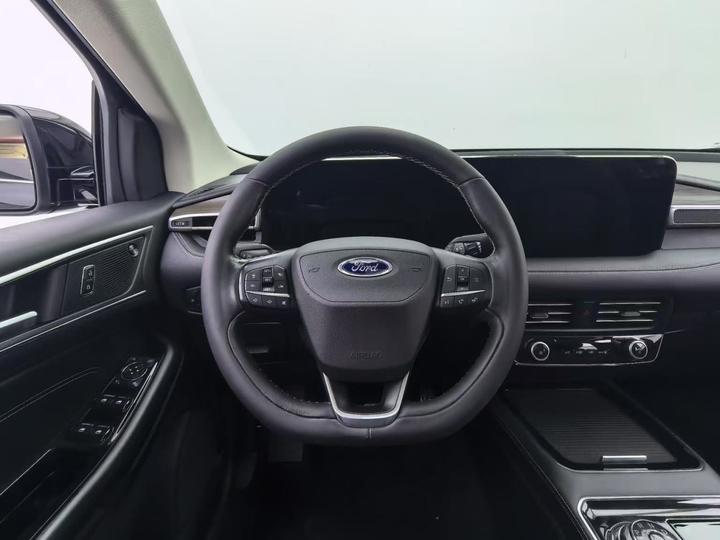 Edge 2022 PLUS EcoBoost 245 AWD 7-Seater photo 2