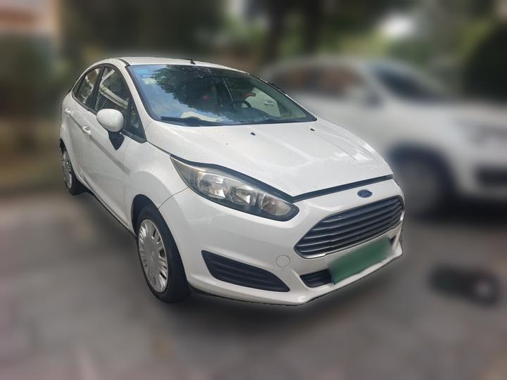 2013 Sedan 1.5L MT photo 3