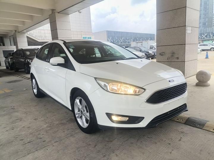 Focus 2017 Hatchback 1.6L AT Comfort photo 3