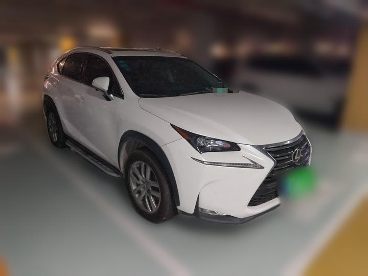 NX 2015 200t photo 3