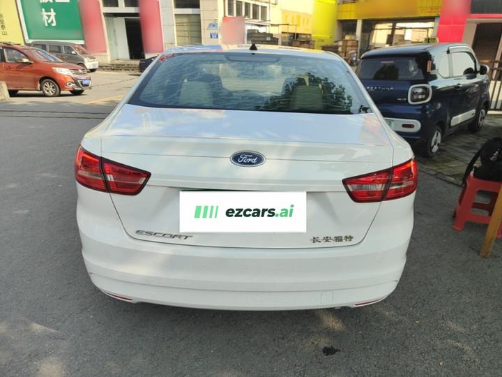 Escort 2017 1.5L MT Comfort photo 5