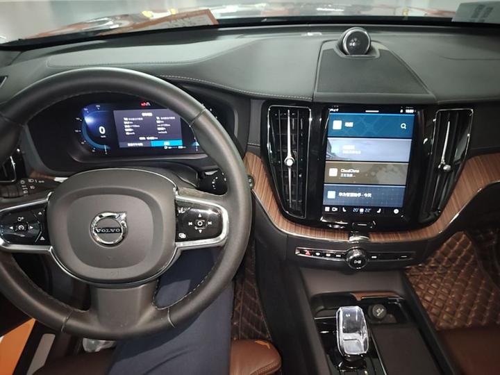 XC60 2023 B5 AWD Luxury photo 5