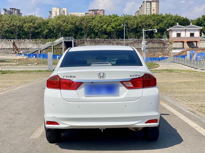 2017 1.5L CVT Comfort photo 5