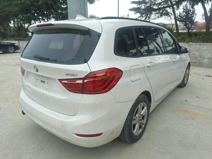 2 Series Wagon 2015 218i Leading photo 6