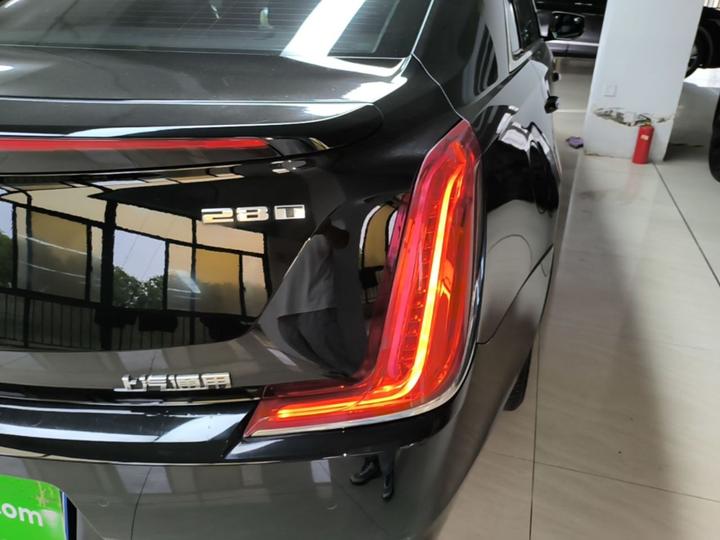 XTS 2018 28T Tech photo 7