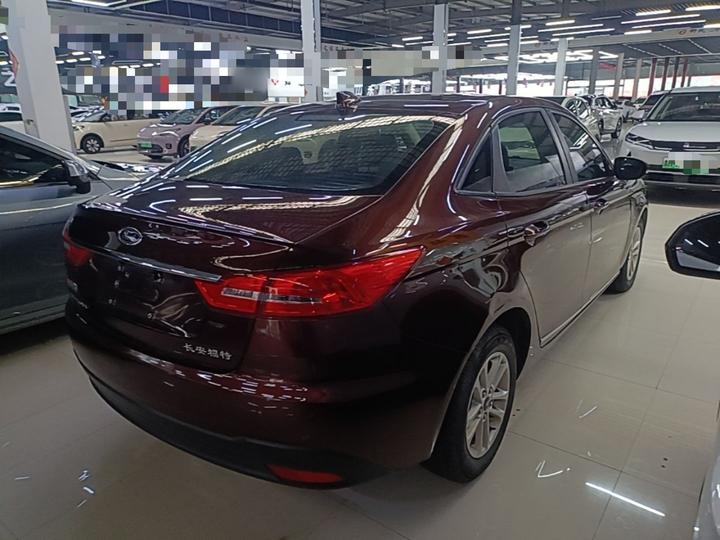 Escort 2019 1.5L MT photo 6