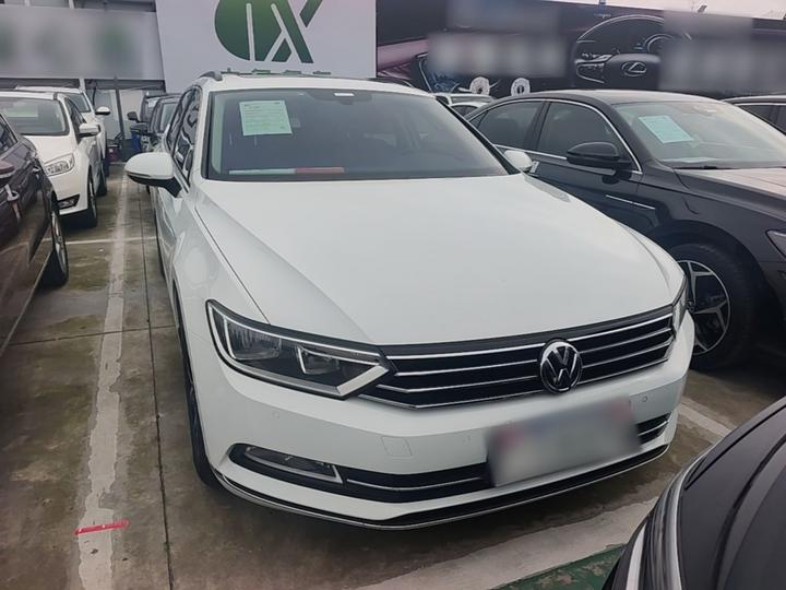 2017 380TSI RWD photo 2