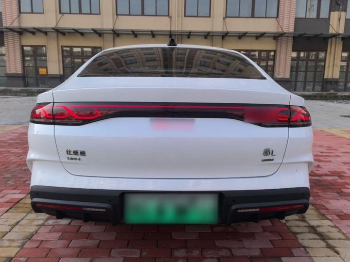 Qin L 2025 DM-i ADAS 80KM Leading photo 3
