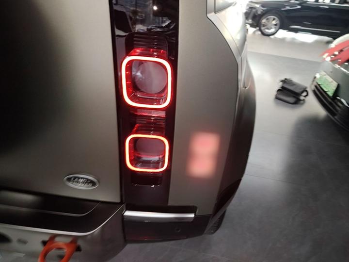 Defender 2023 Facelift 110 3.0T P400 X photo 7