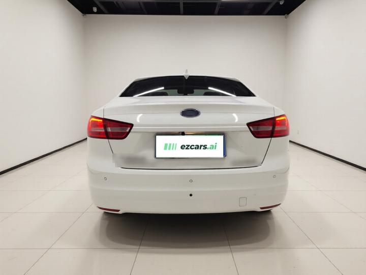 Escort 2015 1.5L AT Comfort photo 5