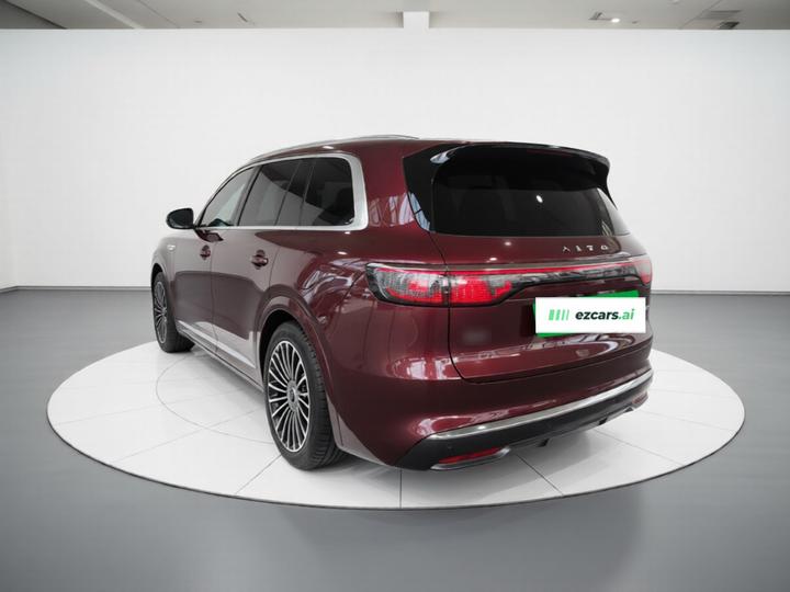 HIMA AITO M8 2025 EREV Ultra 53.4kWh 5-Seater 192-Line LiDAR photo 4