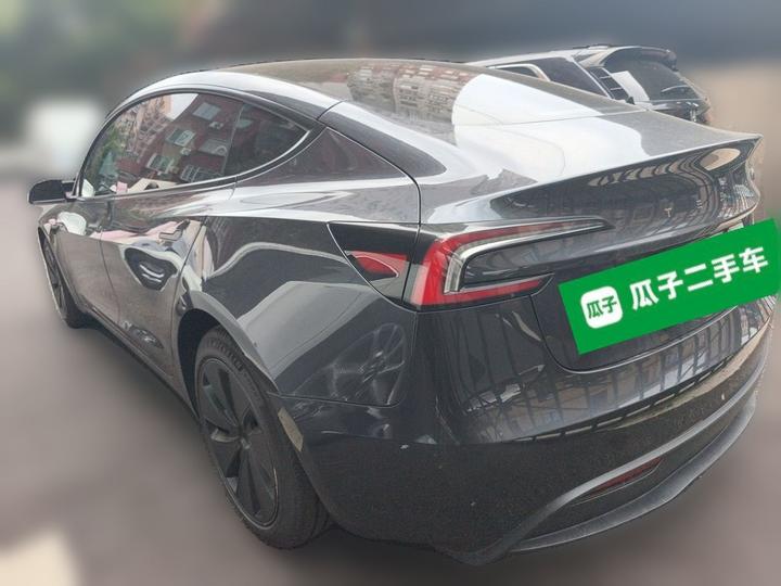 Model 3 2023 RWD photo 4