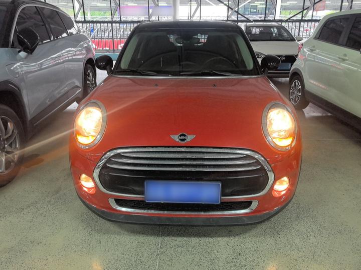 2016 1.5T COOPER 5-Door photo 2
