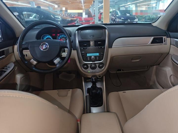 Excelle 2013 1.5L MT Classic photo 2