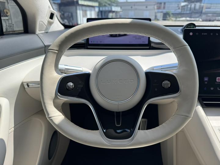 HIMA Luxeed R7 2024 EV 667km Max photo 2