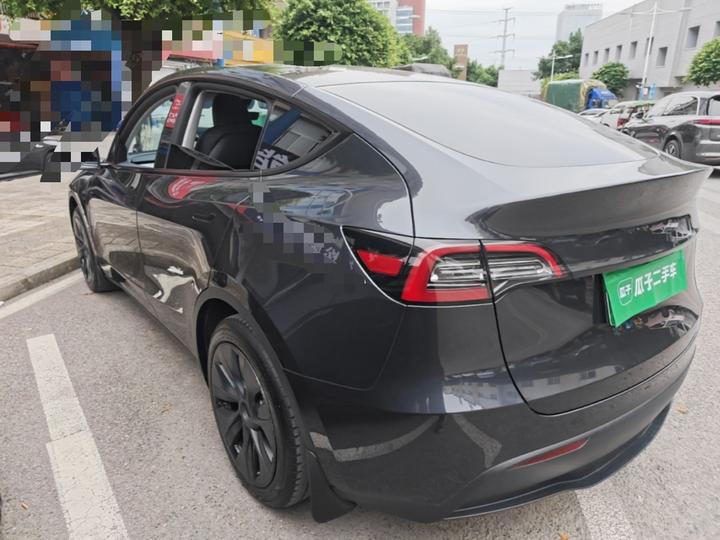 Model Y 2024 RWD photo 4