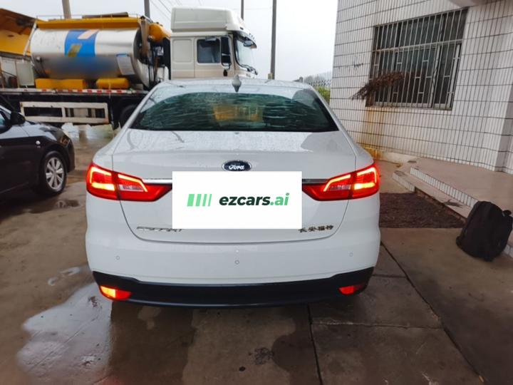 Escort 2019 1.5L AT photo 3