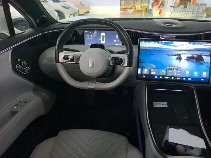 11 2023 Smart Upgraded 90 RWD photo 6