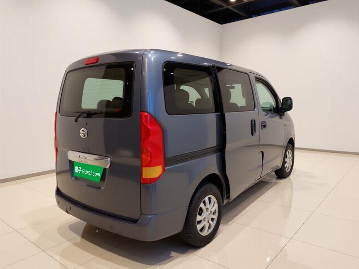 Gonow 2013 1.5L 7-Seater Luxury photo 6