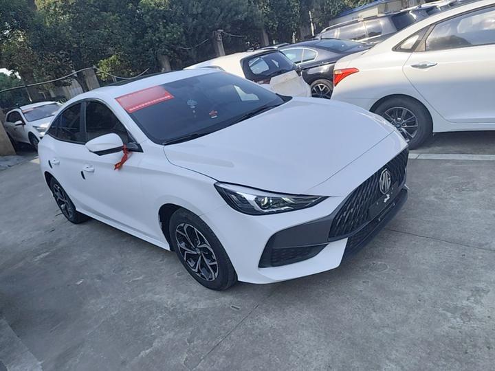 MG5 2023 180DVVT CVT Luxury photo 3