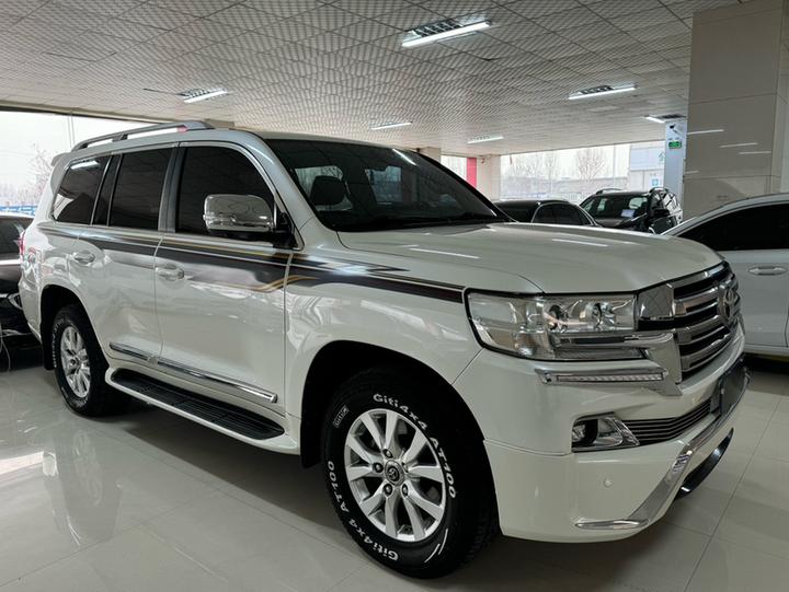 Land Cruiser Parallel Import photo 4