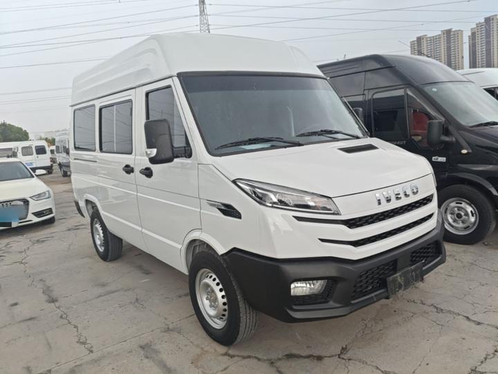 IVECO Daily 2026 2.5T A35M1 Short Wheelbase photo 3