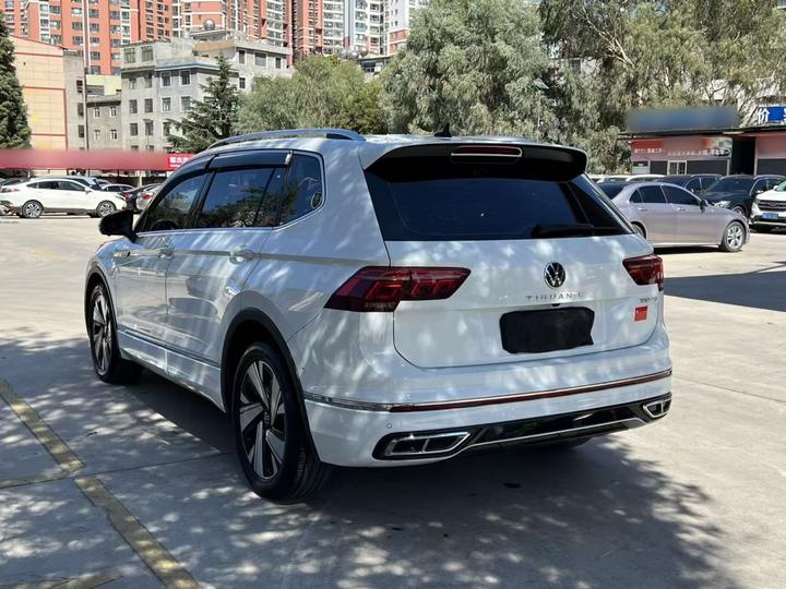 Tiguan L 2023 Facelift 330TSI AT RWD R-Line photo 4