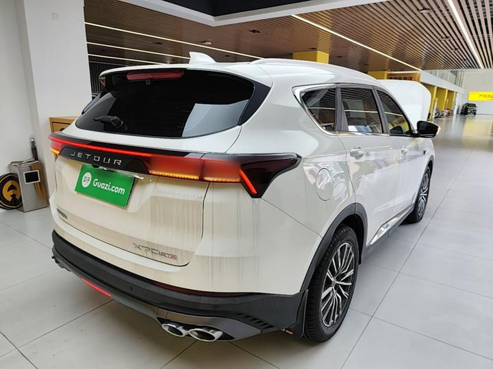 X70 PLUS 2023 1.6T DCT 7-Seater photo 4