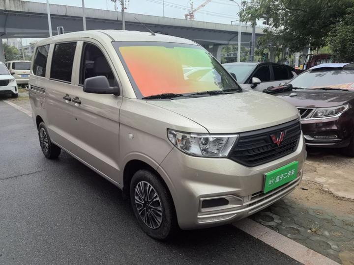 Wuling Hongguang V 2022 1.5L LAR photo 3