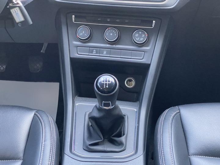 2016 L 280TSI MT photo 5
