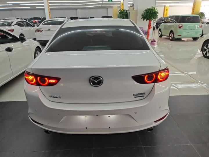 3 Axela 2022 2.0L AT photo 3