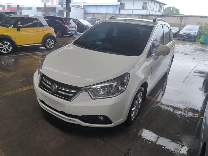 R50 2015 1.6L AT Luxury