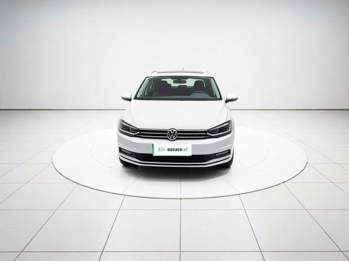 2018 L 280TSI DSG 7-Seater photo 2