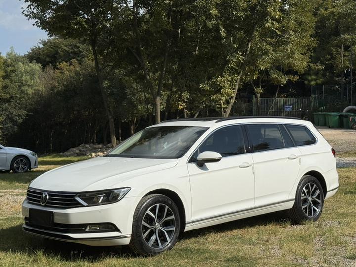 2017 380TSI RWD photo 3
