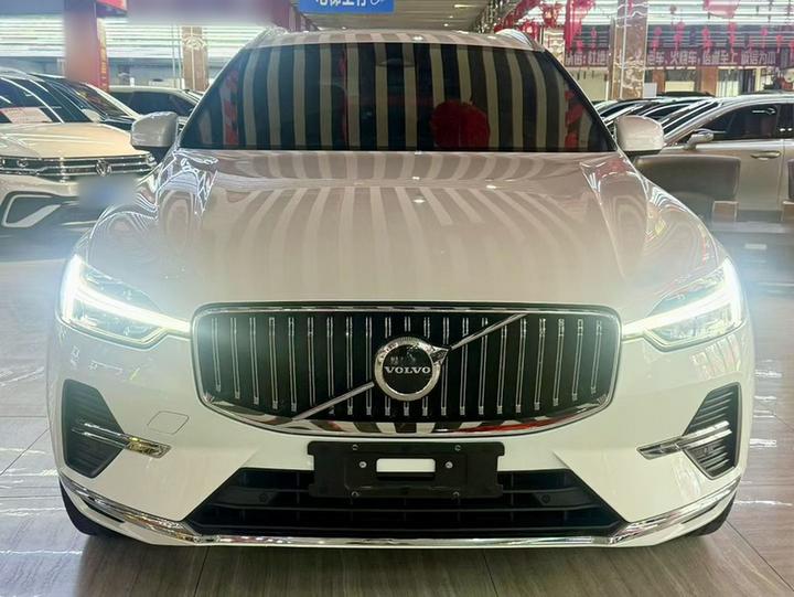 XC60 2023 B5 AWD Luxury photo 4