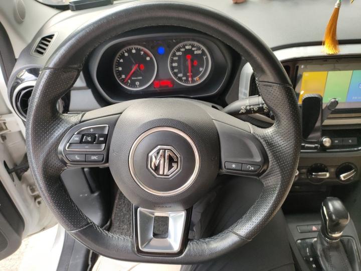 3 2017 1.5L AT Connected Elite photo 3