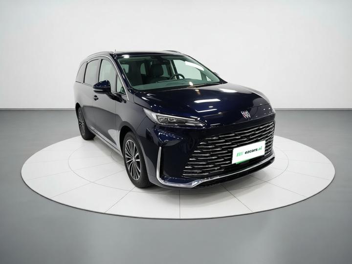 GL8 EV 2025 Exclusive photo 3