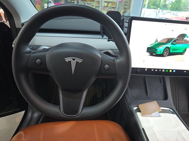 Model Y 2023 RWD photo 5