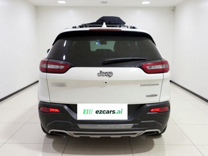 Cherokee 2016 2.4L Leading Smart photo 3