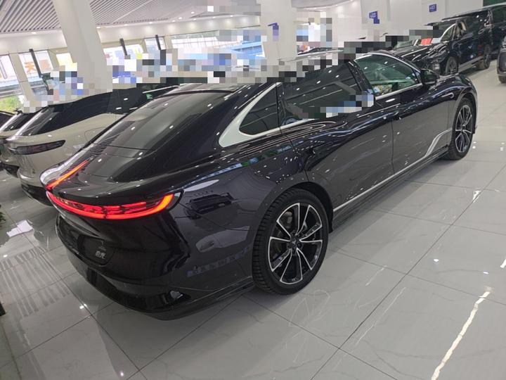 Voyah Passion 2024 PHEV AWD Extended Range Flagship photo 4