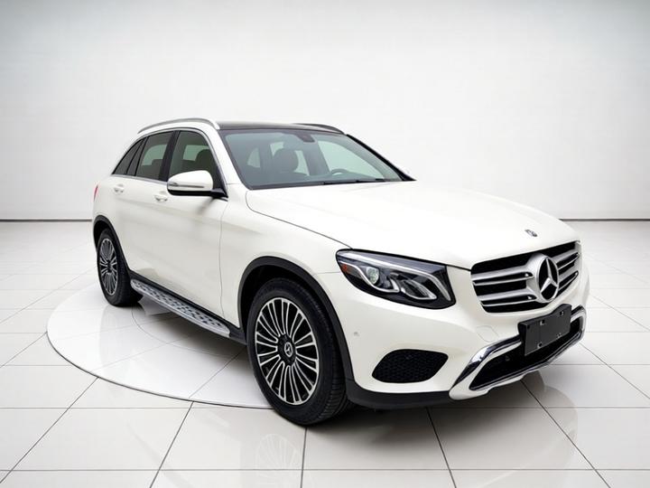 GLC 2017 GLC 200 4MATIC photo 3
