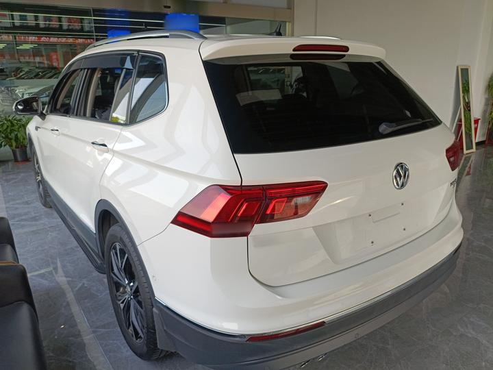 Tiguan L 2020 330TSI AT RWD Luxury China VI photo 4