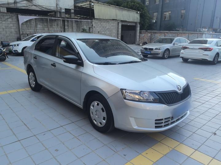 Rapid 2019 1.5L AT Standard photo 3