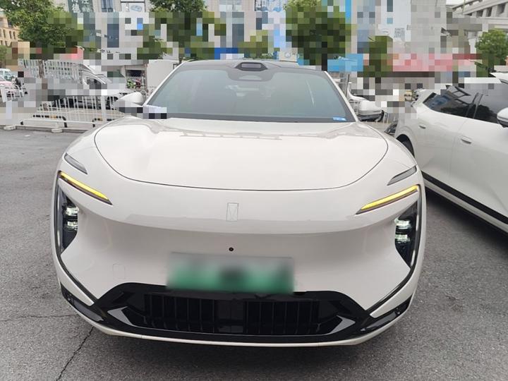 07L 2027 Max+ EV photo 2