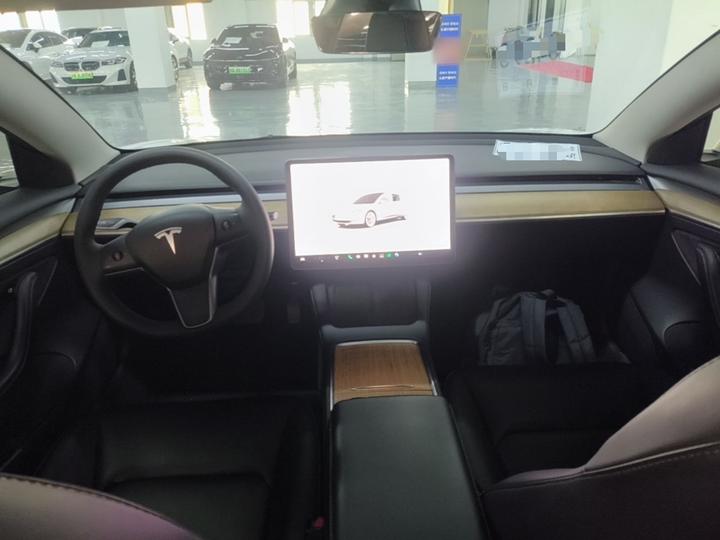 Model 3 2022 RWD photo 5