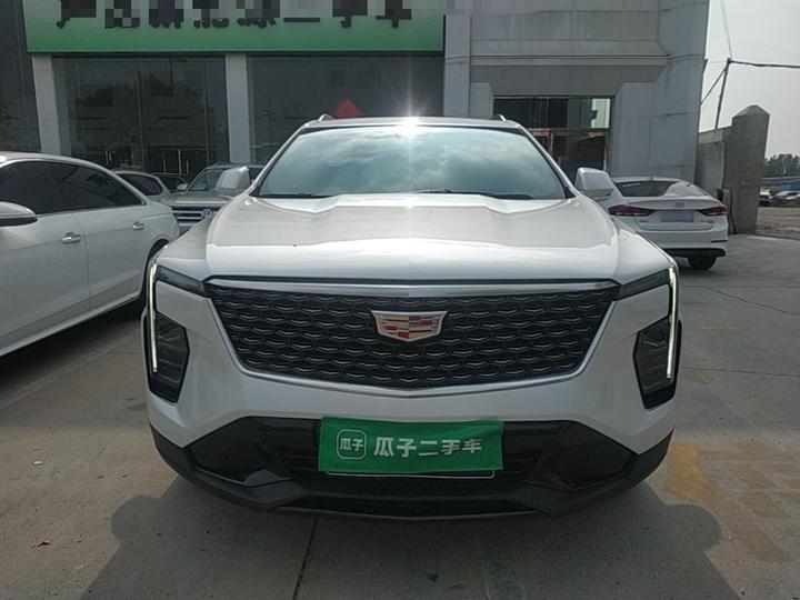 XT4 2024 28T RWD Luxury photo 2