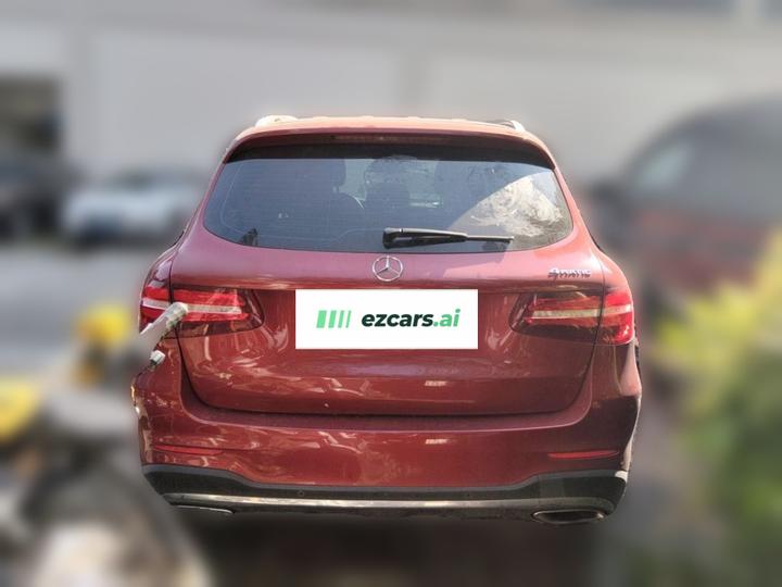 GLC 2019 Facelift GLC 260 L 4MATIC Luxury photo 3
